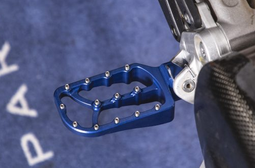Nicecnc Blue Rally Style Aluminum Wide Rider Motorcycle Footpeg Foot Pegs Pedals Footsteps Replace Husqvarna 701 Enduro/701 Supermoto 2016-2019 